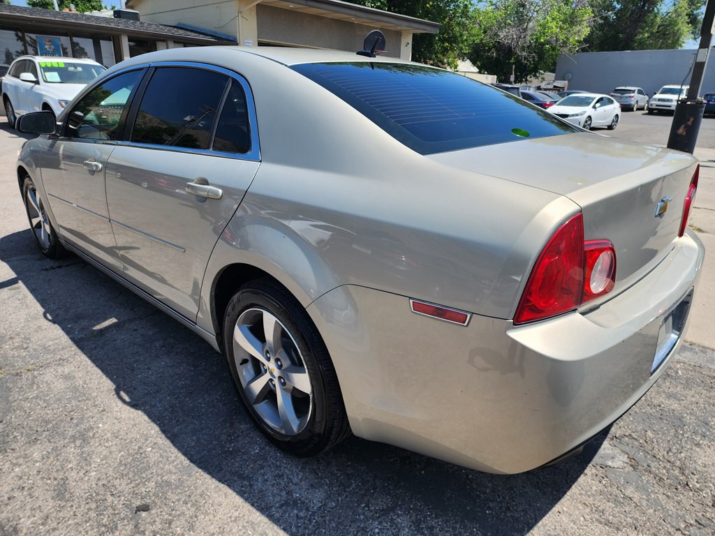 2011 Chevrolet Malibu Image 4
