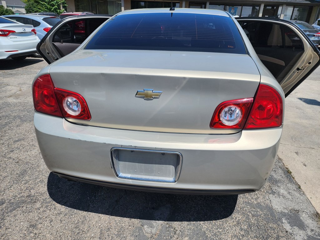 2011 Chevrolet Malibu Image 5