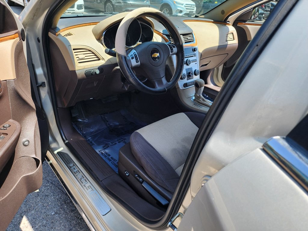 2011 Chevrolet Malibu Image 10