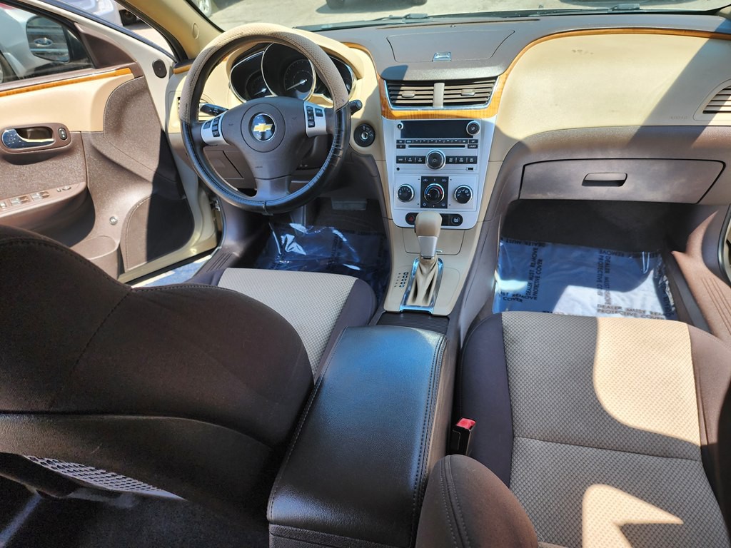 2011 Chevrolet Malibu Image 11