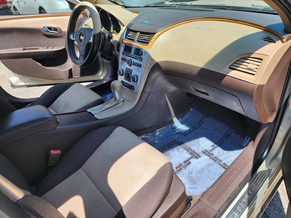 2011 Chevrolet Malibu Image 12