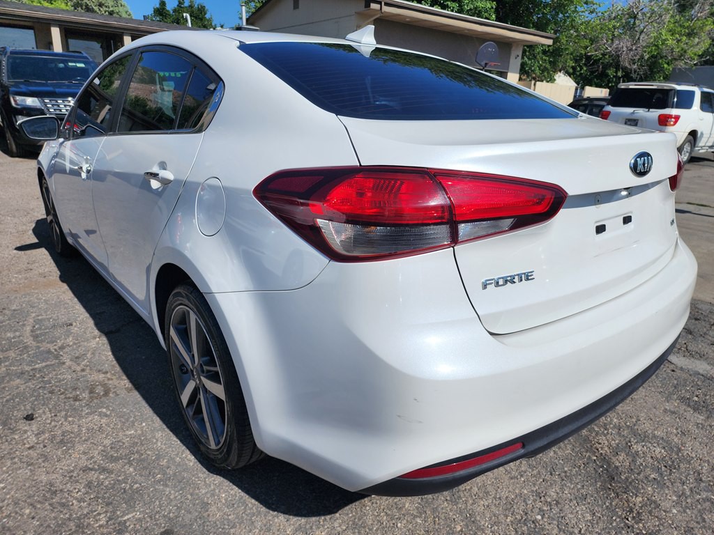 2017 Kia Forte Image 5