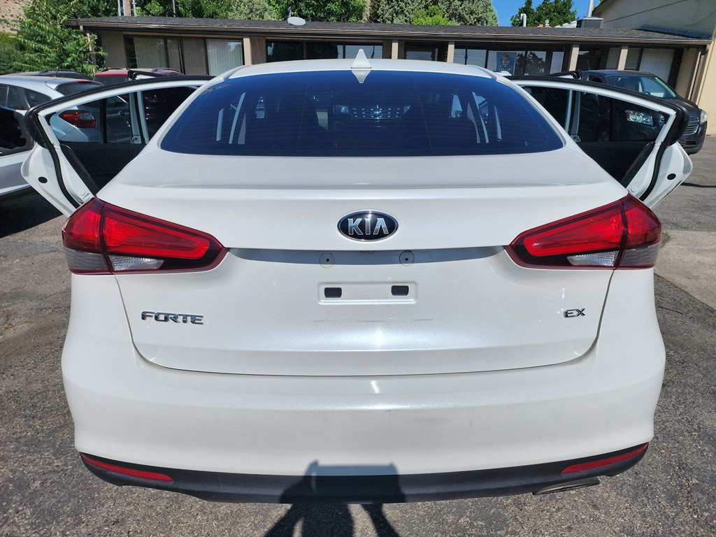 2017 Kia Forte Image 6