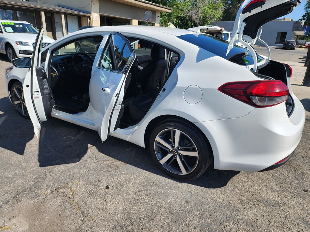 2017 Kia Forte Image 8