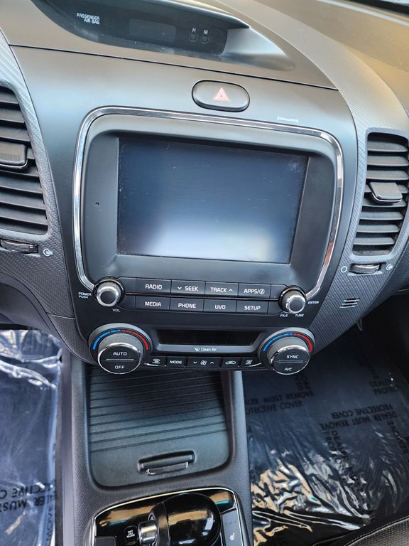 2017 Kia Forte Image 23