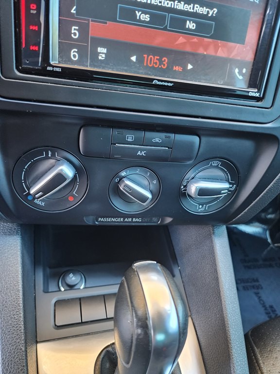 2013 Volkswagen Jetta Image 22