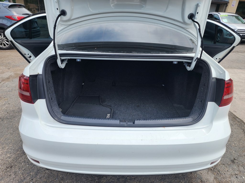 2016 Volkswagen Jetta Image 9