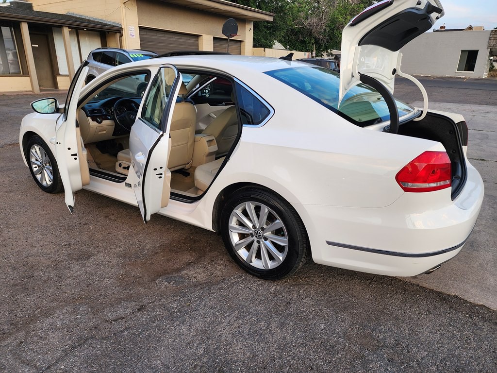 2012 Volkswagen Passat Image 8