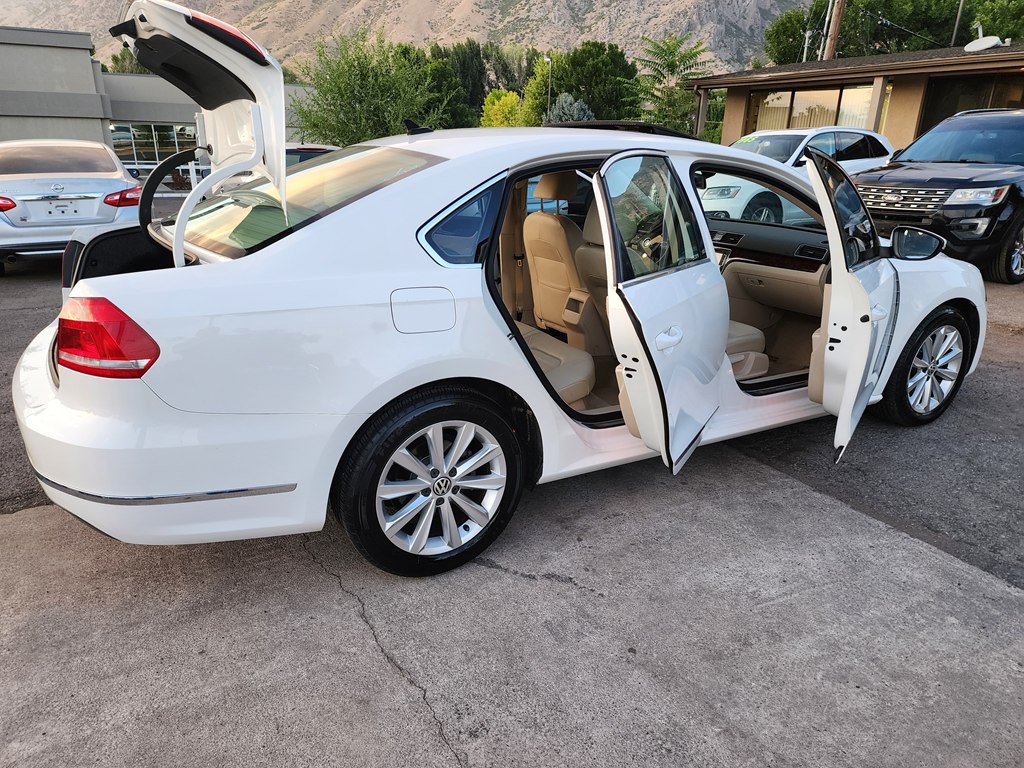 2012 Volkswagen Passat Image 10