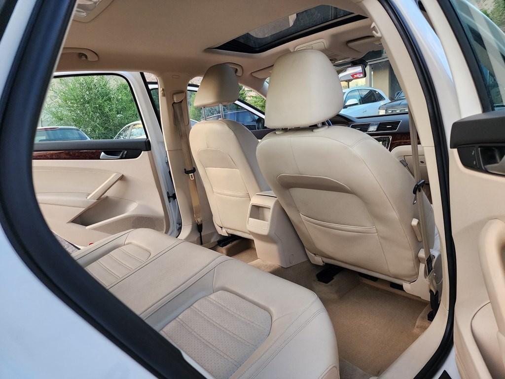 2012 Volkswagen Passat Image 18