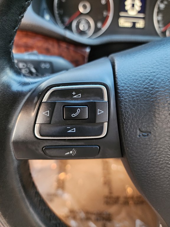 2012 Volkswagen Passat Image 22