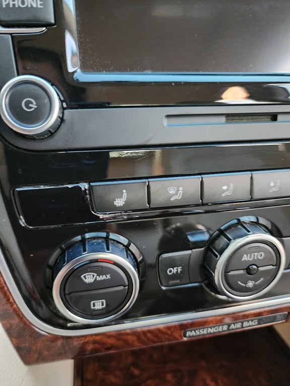 2012 Volkswagen Passat Image 27