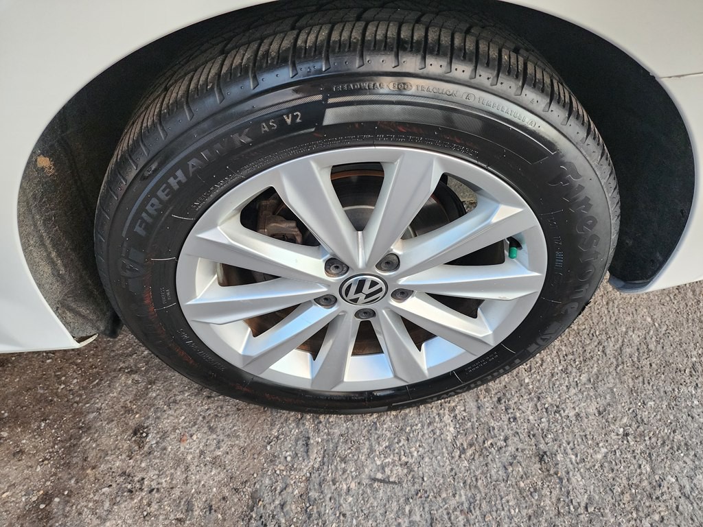 2012 Volkswagen Passat Image 29