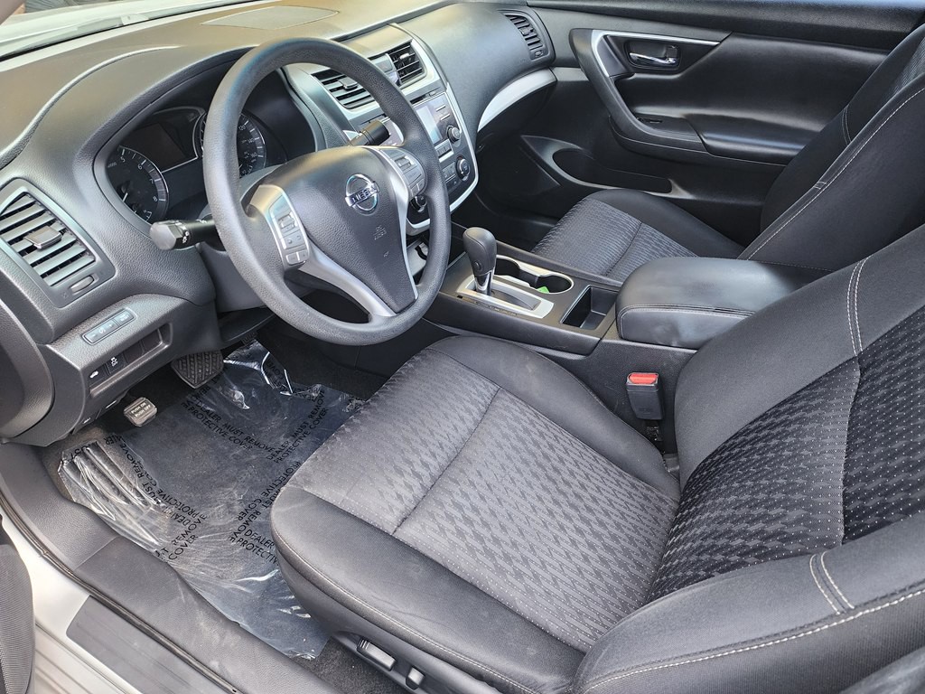 2016 Nissan Altima Image 12