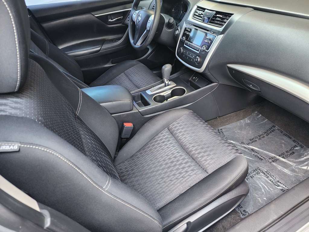 2016 Nissan Altima Image 14