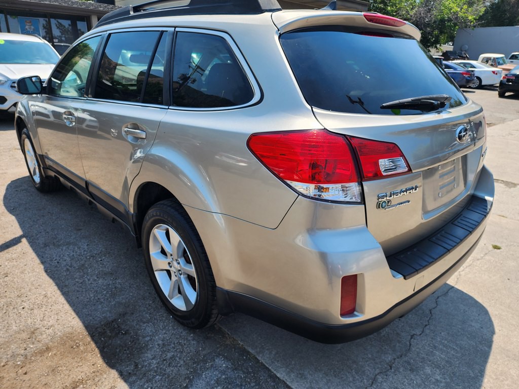 2014 Subaru Outback Image 7