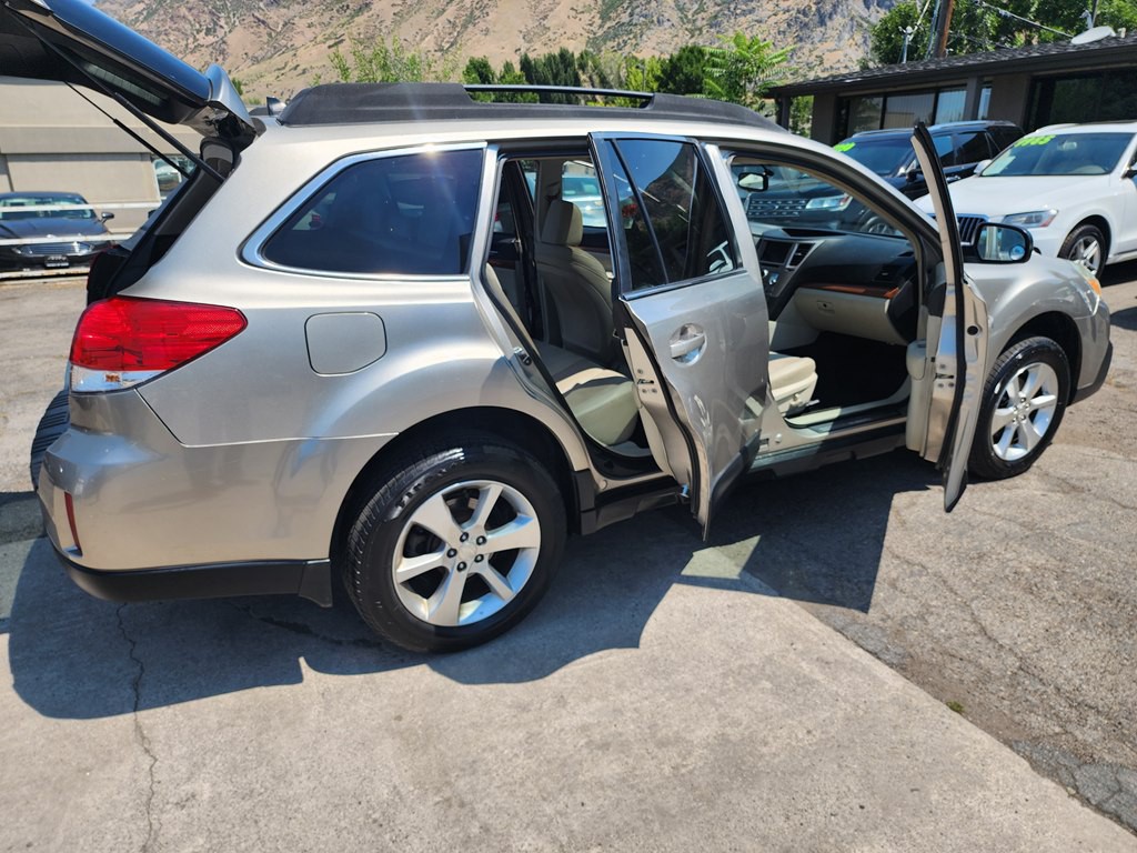 2014 Subaru Outback Image 8