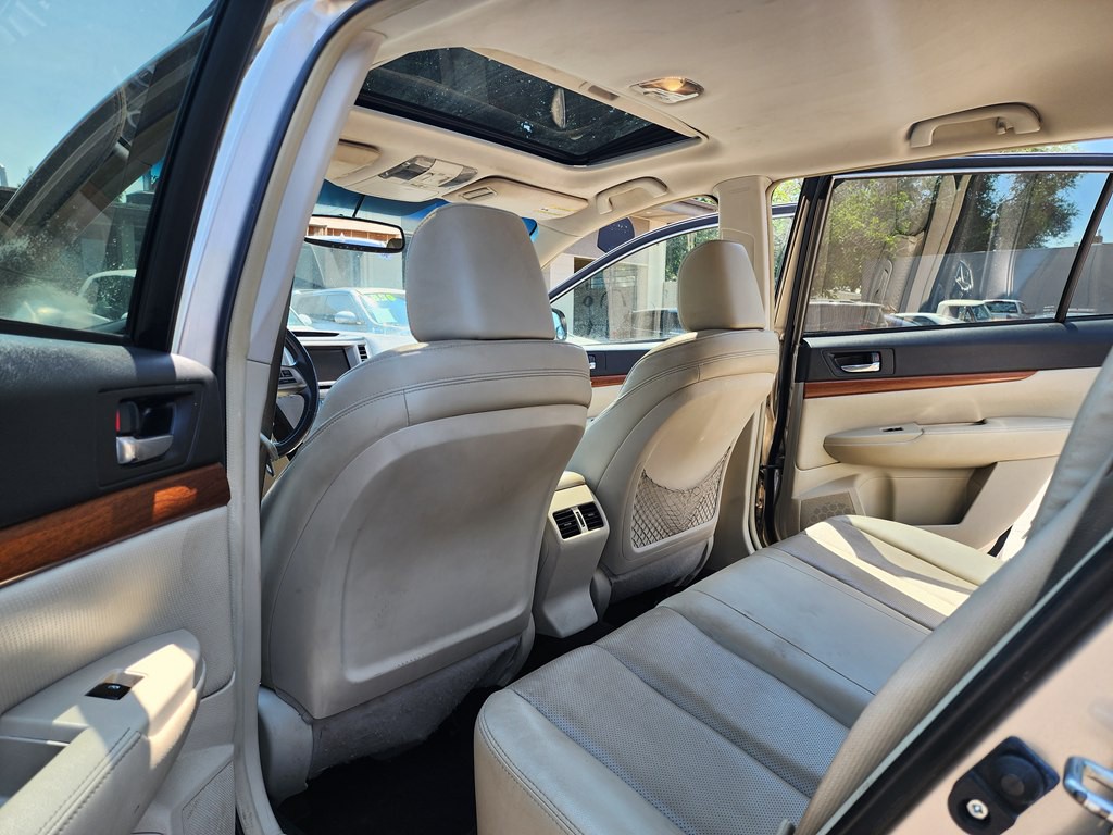 2014 Subaru Outback Image 19