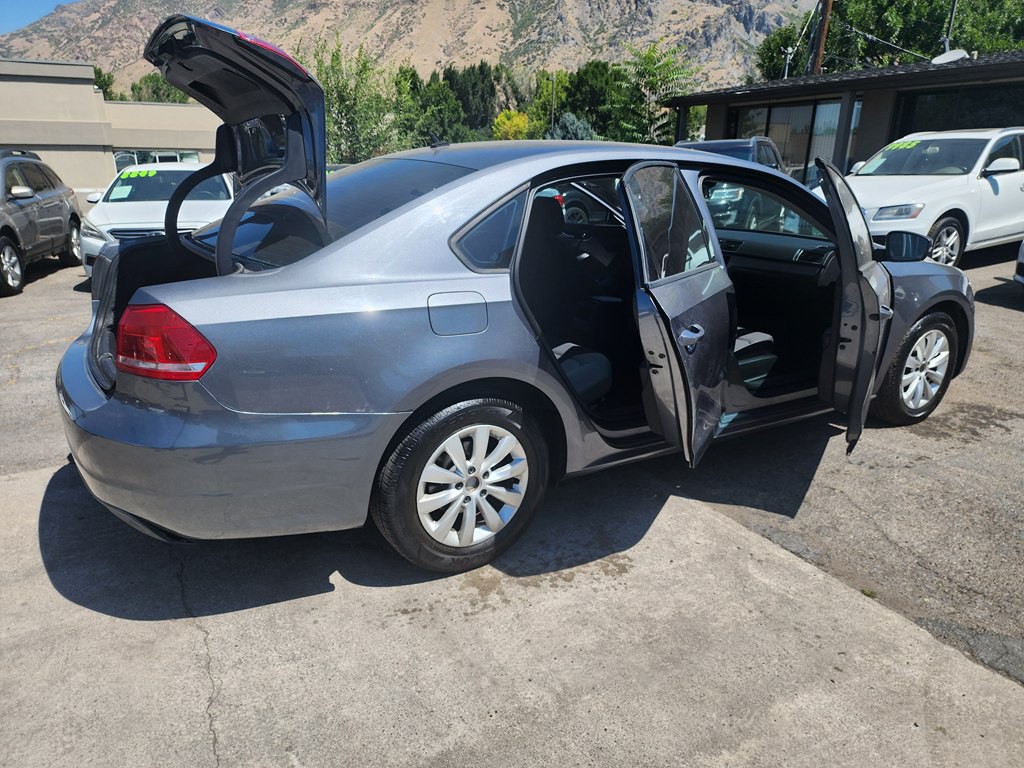 2013 Volkswagen Passat Image 9