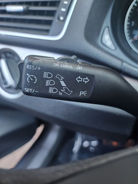 2013 Volkswagen Passat Image 19