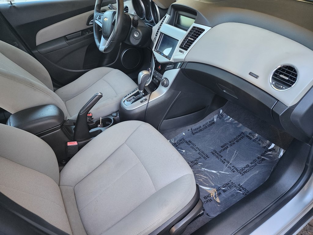 2011 Chevrolet Cruze Image 14