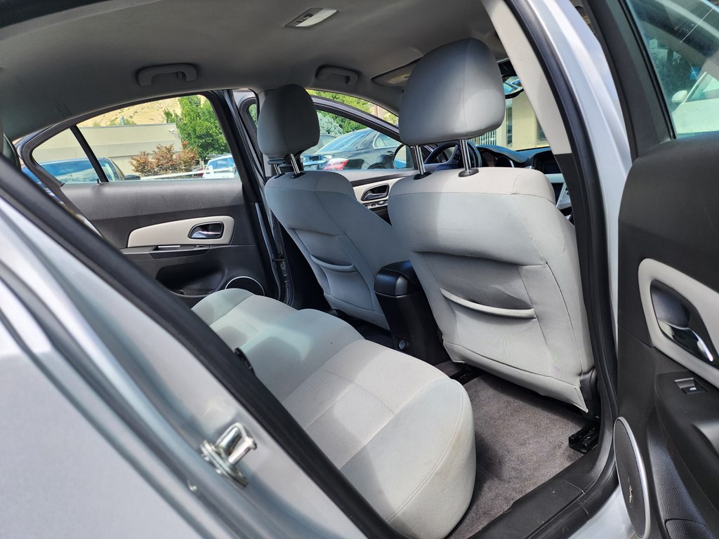 2011 Chevrolet Cruze Image 16