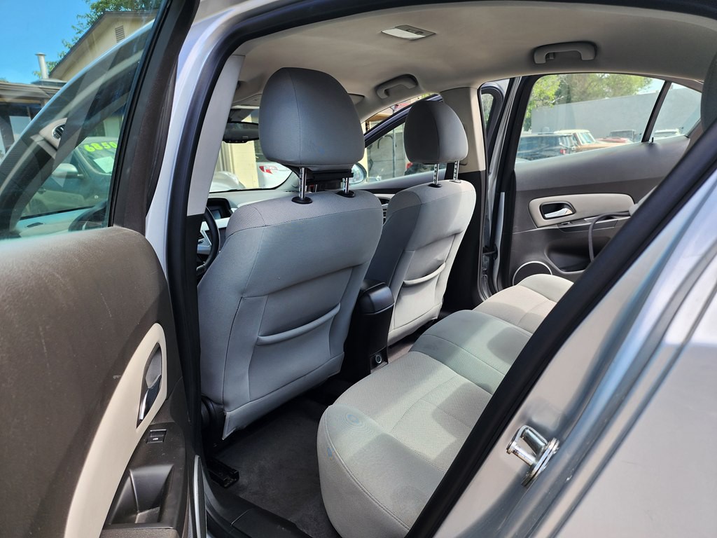 2011 Chevrolet Cruze Image 17