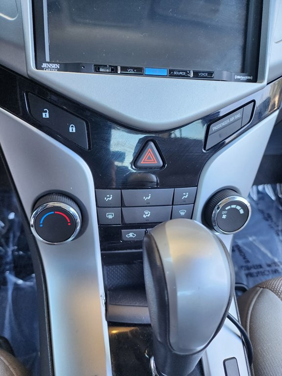2011 Chevrolet Cruze Image 22