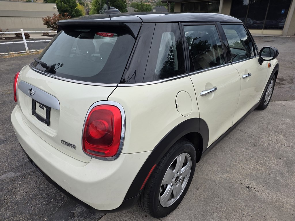 2015 MINI Cooper Image 7