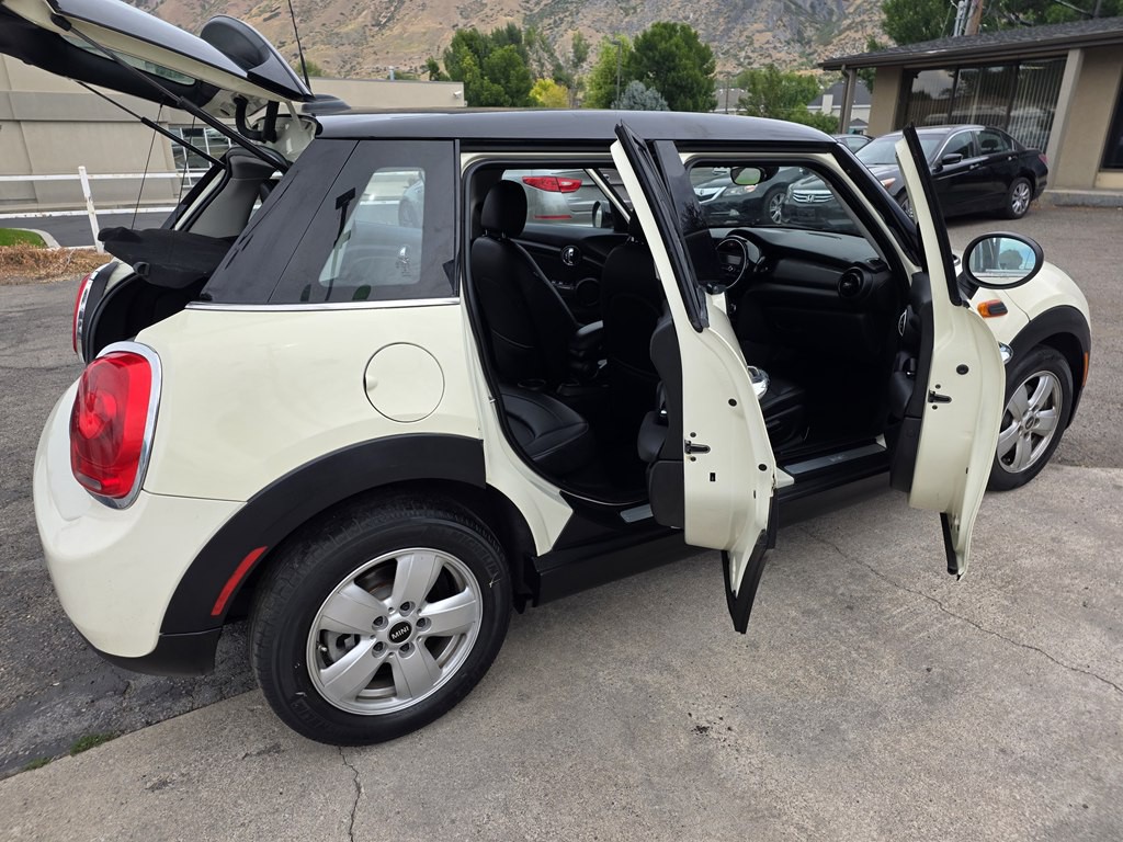 2015 MINI Cooper Image 8