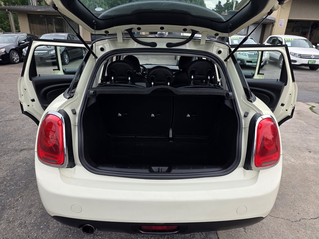2015 MINI Cooper Image 9