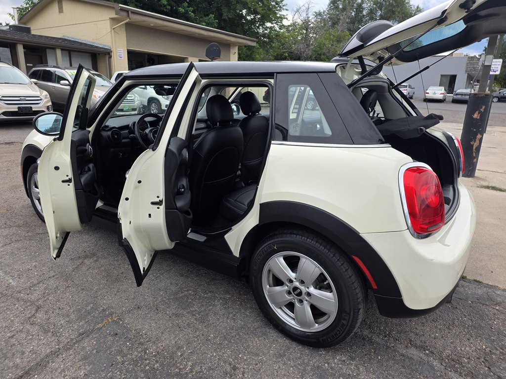 2015 MINI Cooper Image 10