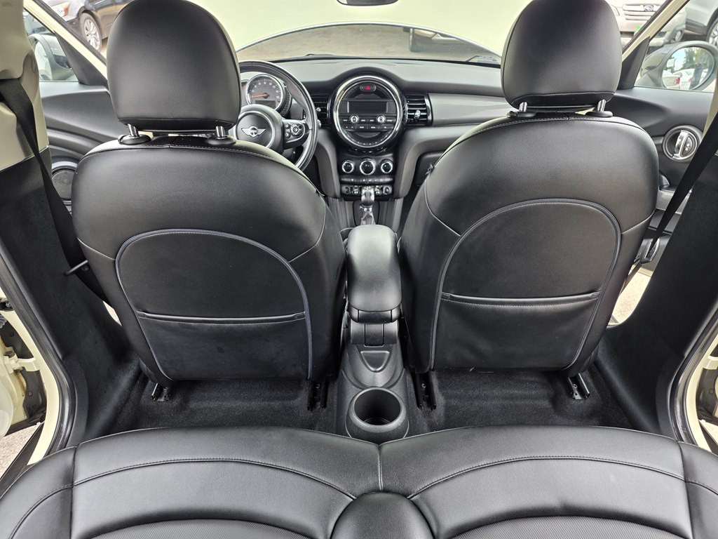 2015 MINI Cooper Image 14