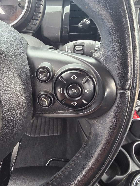 2015 MINI Cooper Image 22