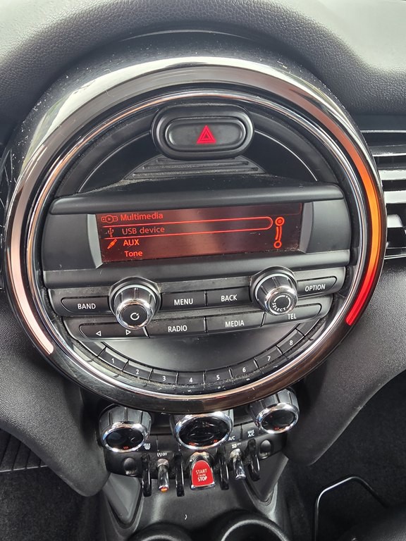 2015 MINI Cooper Image 23