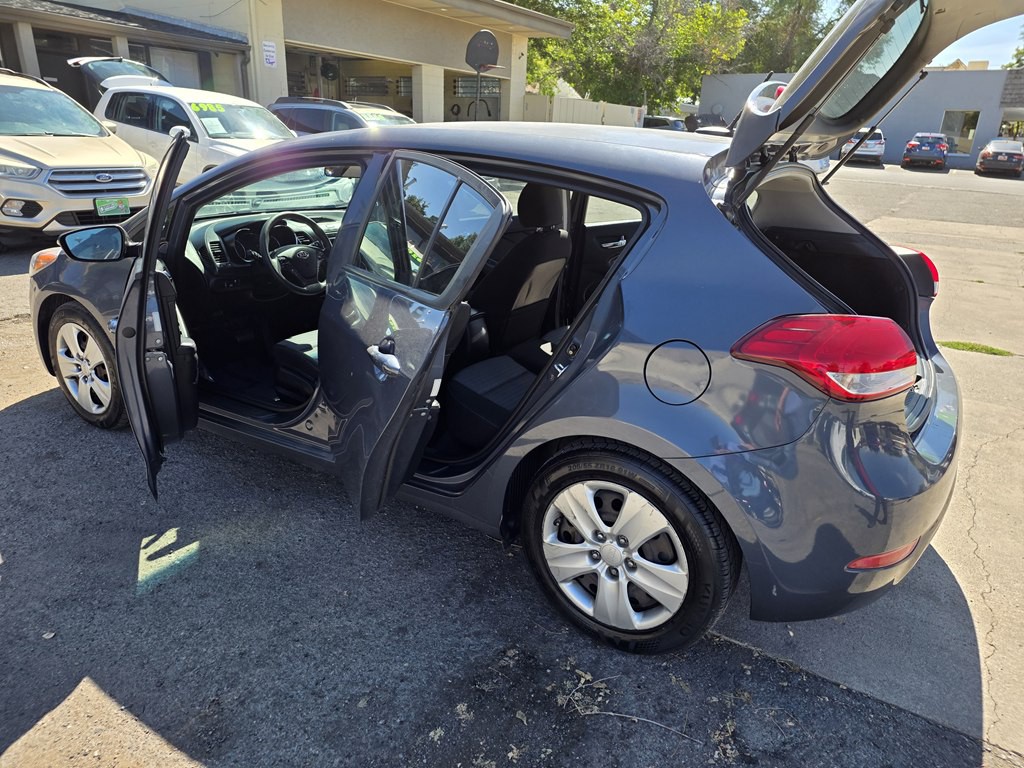 2016 Kia Forte Image 8