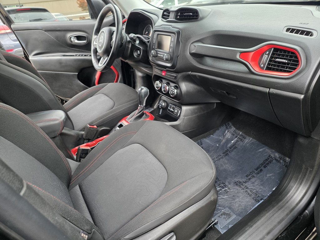 2015 Jeep Renegade Image 16