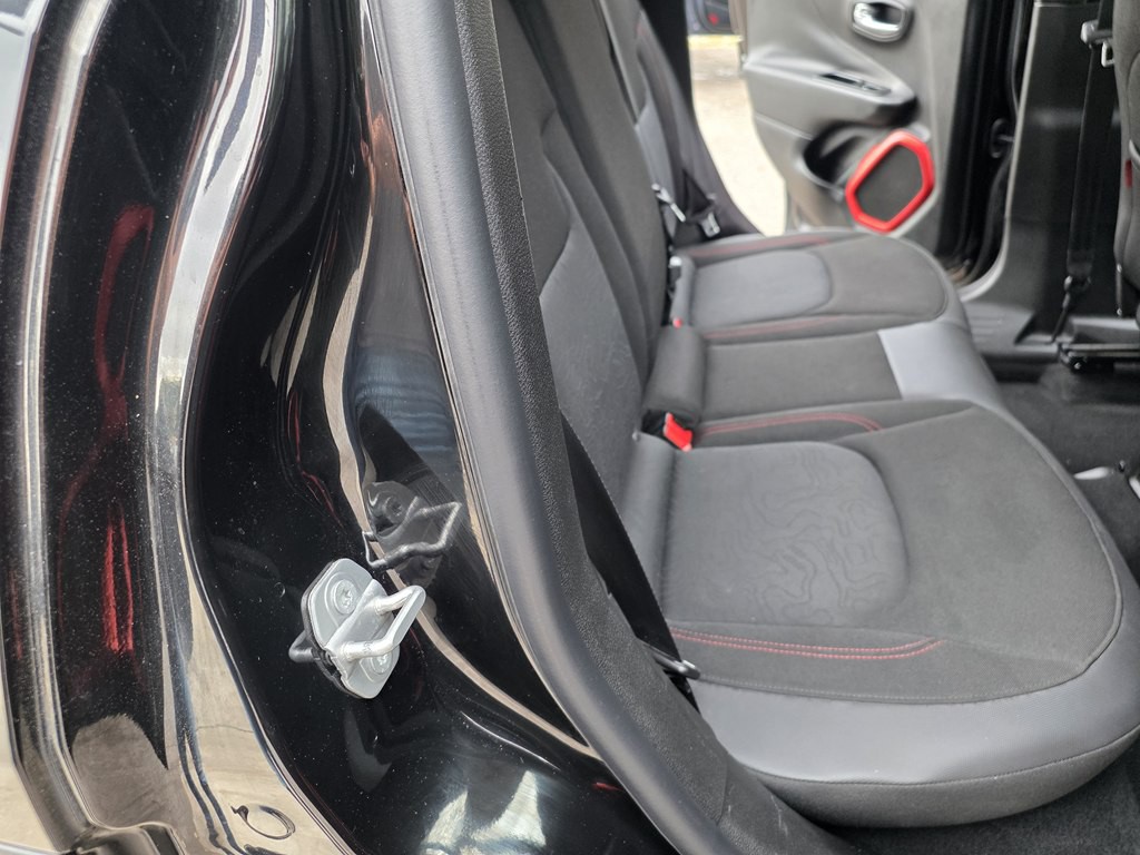 2015 Jeep Renegade Image 17