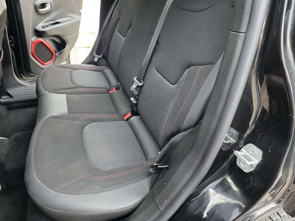 2015 Jeep Renegade Image 18
