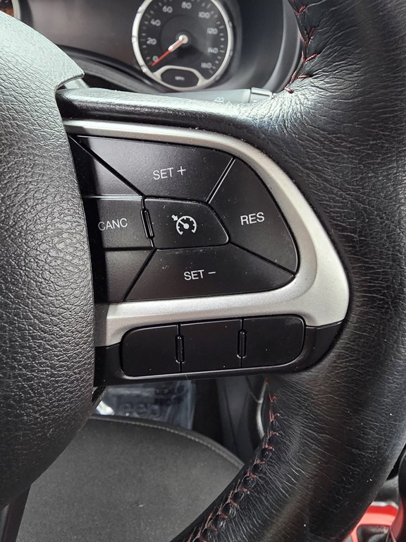 2015 Jeep Renegade Image 23