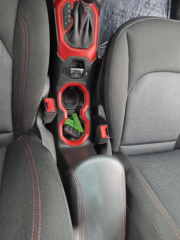 2015 Jeep Renegade Image 29