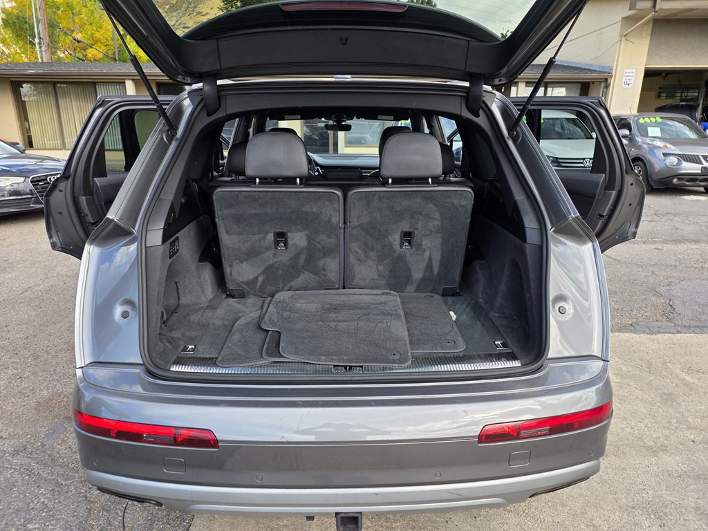 2017 Audi Q7 Image 8