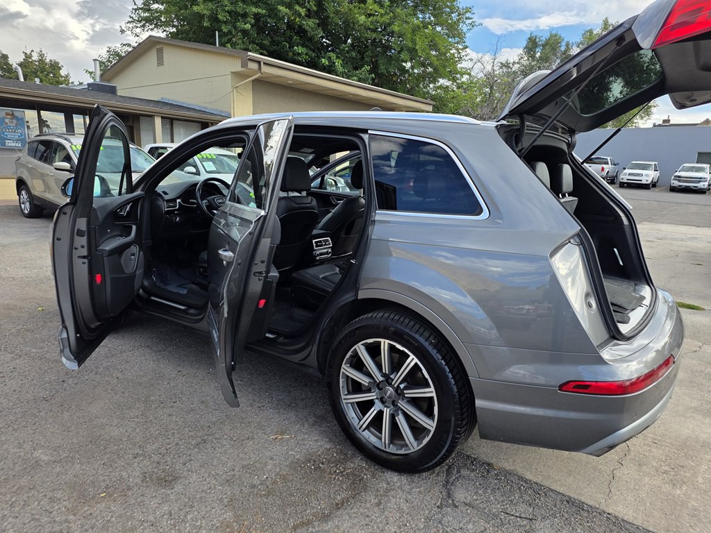 2017 Audi Q7 Image 9