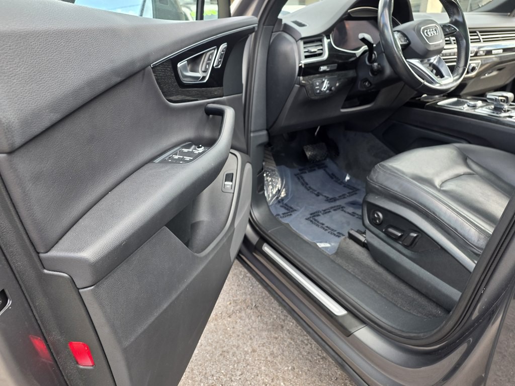 2017 Audi Q7 Image 30
