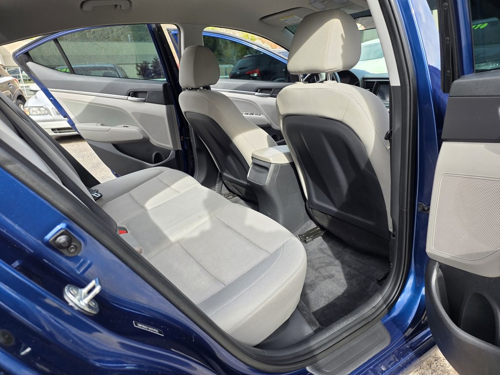 2018 Hyundai Elantra Image 17