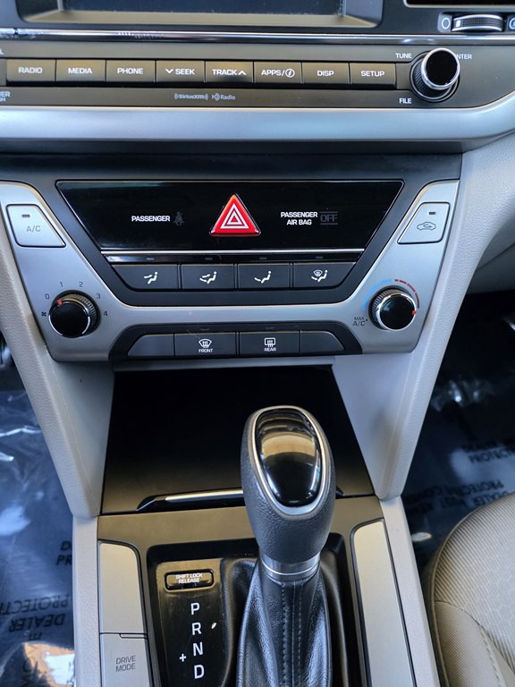 2018 Hyundai Elantra Image 24
