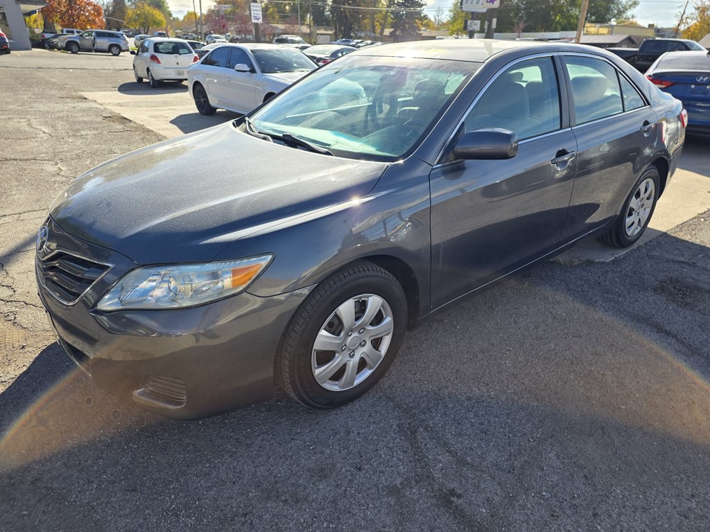 2011 Toyota Camry Image 4