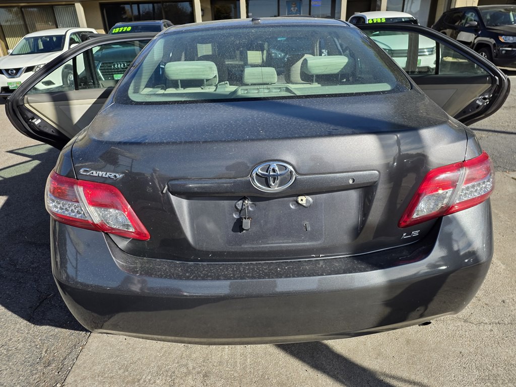 2011 Toyota Camry Image 6