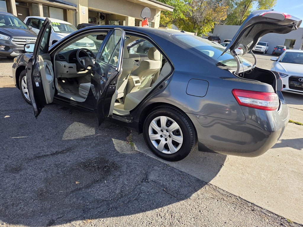 2011 Toyota Camry Image 10