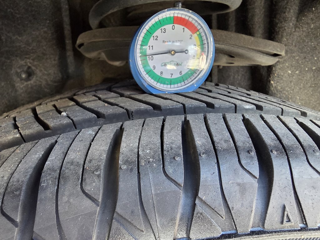 2011 Toyota Camry Image 12